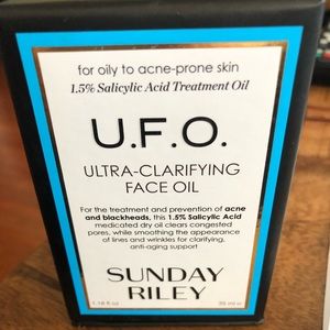 SUNDAY RILEY
U.F.O. Ultra-Clarifying Face Oil